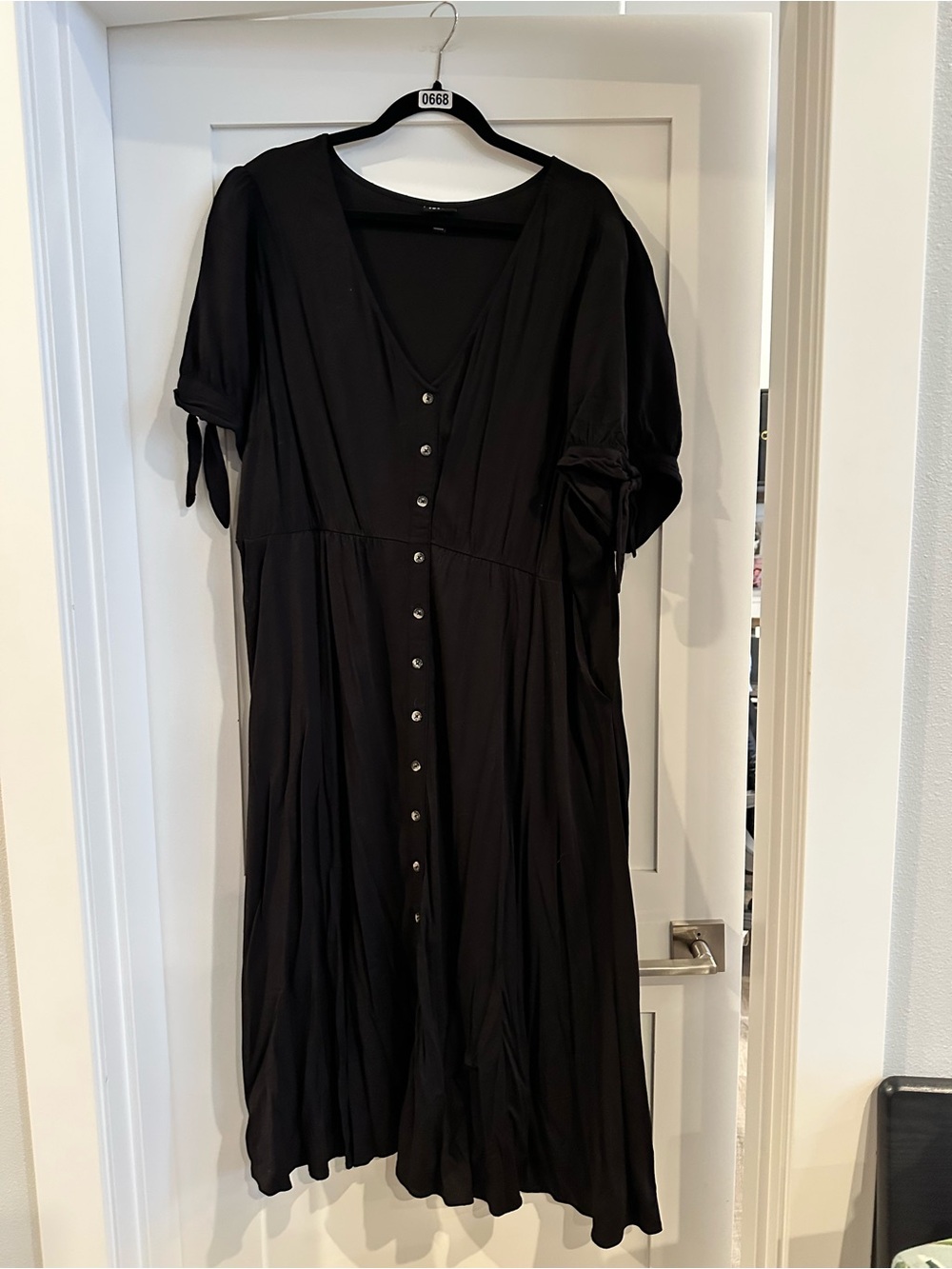 torrid Black V-Neck Faux Button-Front Midi Dress